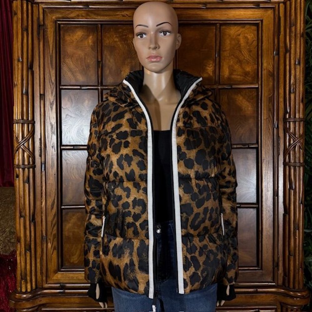 G by Giuliana Modern Leopard White Stripe Removable Hood Puffer Jacket